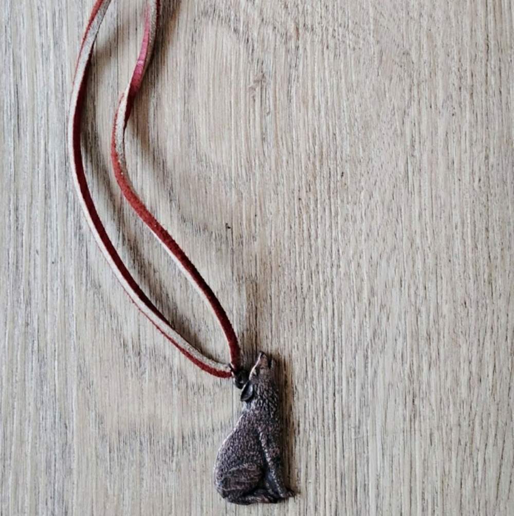 Hand Crafted Copper Wolf Pendant Necklace / 2" Howling Wolf Figure Necklace - Picture 7 of 11